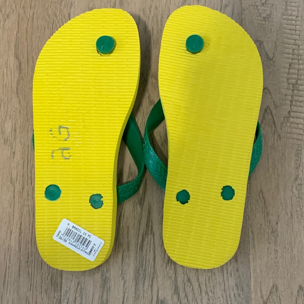 NWT Havaianas Teams Iii-Brazil Sandal Yellow Green 6W/5M - Picture 3 of 4